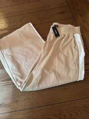 Express Beige cropped wide leg Sweatpants with white stripe on legs